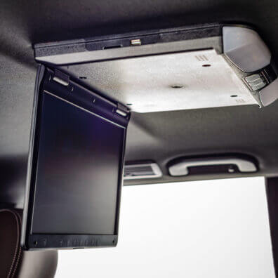 Установка автомобильных мониторов